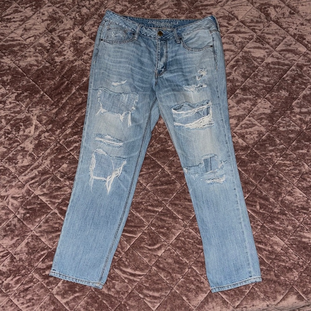 American Eagle Distressed Mom Jean